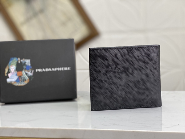 プラダ財布コピー背面デザイン